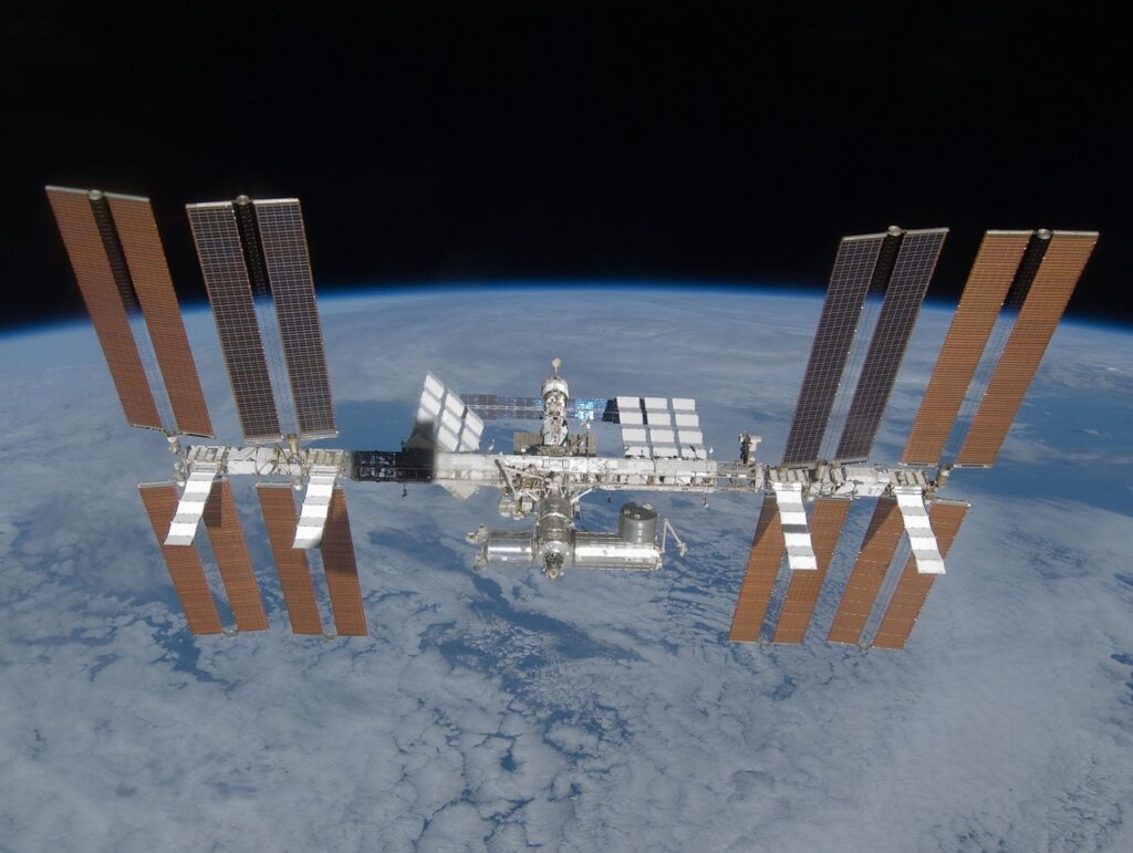 international space station 63128 1280